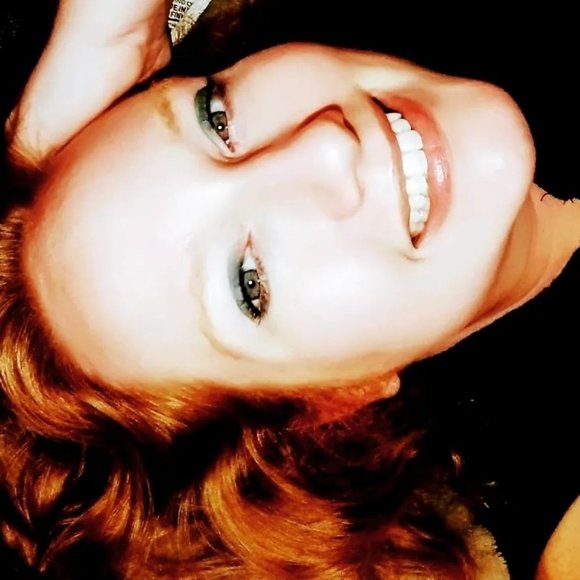 Meet your Posher, Leslie - Picture 1 of 1